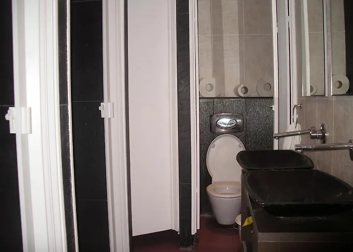 ベッド・アンド・ブレックファスト Design